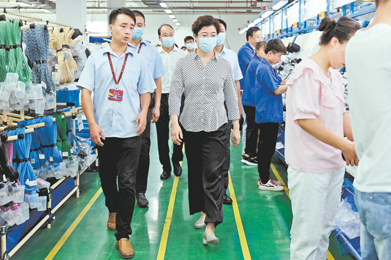 趙璟在商洛高新區(qū)調(diào)研時強調(diào) 堅持創(chuàng)新引領(lǐng)突出產(chǎn)業(yè)主攻打造商洛高質(zhì)量發(fā)展動力引擎