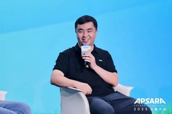 云棲大會(huì)上，感受AI汽車的“樂與路“