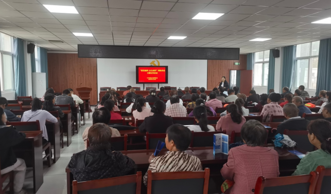 商洛市委網信辦開展網絡舉報主題宣傳活動護航“銀發族”與“小網民”