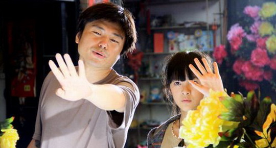 “星女郎”徐嬌現身鳳凰古鎮