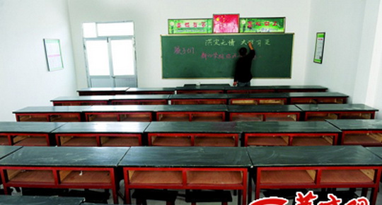 陜南受災學校明如期開學 漢中小學老校長勞累住院