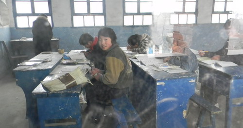 學區(qū)劃分導(dǎo)致生源減少劉塬村小學面臨危機