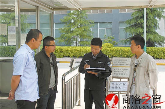 商丹工業(yè)園區(qū)內(nèi)企業(yè)眾多，外來人口密集，張葛亮不定期便會深入園區(qū)企業(yè)走訪調(diào)查，以便及時發(fā)現(xiàn)、化解矛盾糾紛。