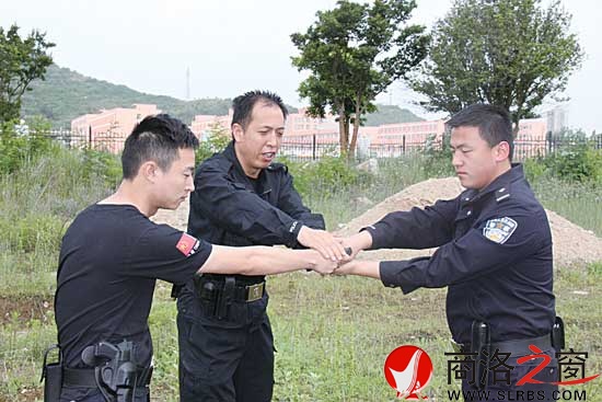 武警出身的趙平還擔任分局日常訓練、培訓任務