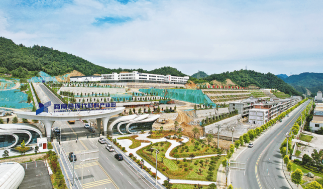 千帆競(jìng)發(fā)勢(shì)如虹 項(xiàng)目潮涌逐浪高