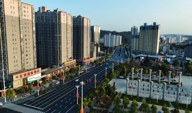 夯實產業“硬支撐” 筑牢發展“壓艙石”