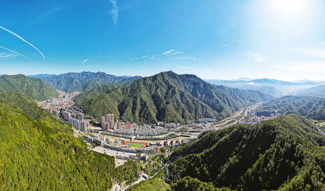 民宿“花開(kāi)” 點(diǎn)“綠”成“金”