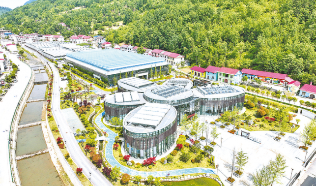 蘭香浸潤(rùn)振興路